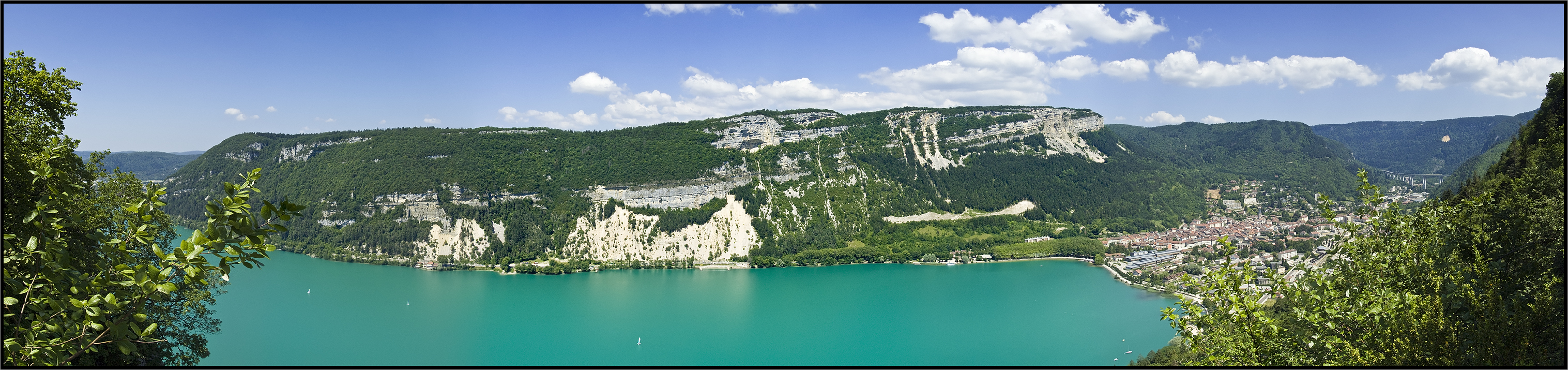 Lac de Nantua (01), depuis les Doigts du Diable, France, Juillet 2006