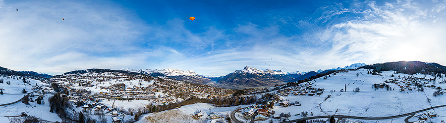Des ballons survolent Megève, Haute-Savoie, 2024